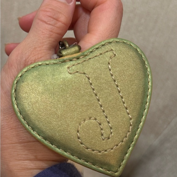 NWT Vintage Y2K Juicy Couture Bowler
Purple Cream Green Tie Dye
Splendor Louis V - Picture 15 of 16